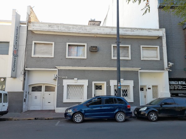 VENDO CASA/TERRENO P/CONSTRUCCION EN ALTURA FRENTE A PLAZA COLON!!!