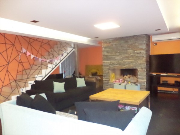 VENDO CASA DE 3 DORM. COUNTRY TIERRALTA. EXCELENTE CALIDAD!!!