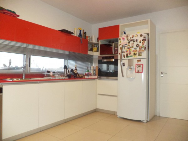 VENDO CASA DE 3 DORM. COUNTRY TIERRALTA. EXCELENTE CALIDAD!!!