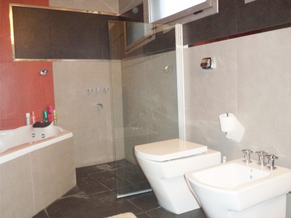 VENDO CASA DE 3 DORM. COUNTRY TIERRALTA. EXCELENTE CALIDAD!!!