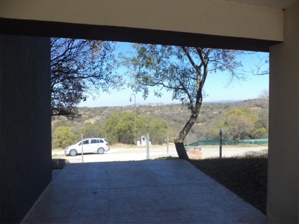 VENDO CASA DE 3 DORM. COUNTRY TIERRALTA. EXCELENTE CALIDAD!!!