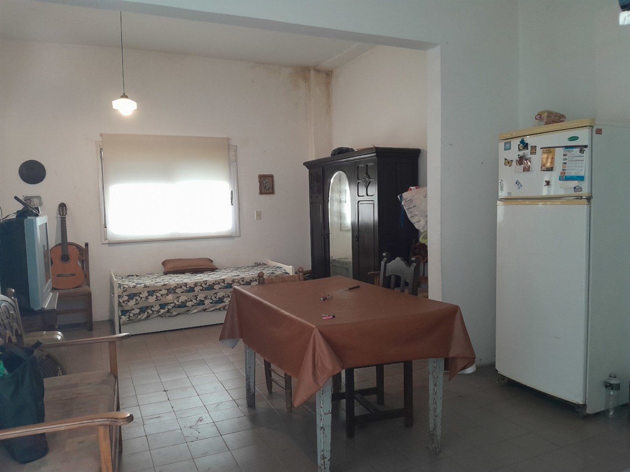VENDO CASA 2 DORM. B° TALLERES ESTE. PERMUTA X DEPTO B° ALBERDI O CENTRO