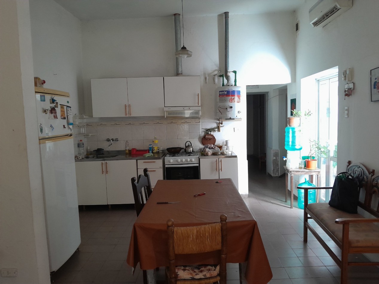 VENDO CASA 2 DORM. B° TALLERES ESTE. PERMUTA X DEPTO B° ALBERDI O CENTRO
