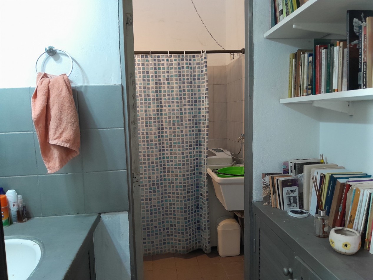 VENDO CASA 2 DORM. B° TALLERES ESTE. PERMUTA X DEPTO B° ALBERDI O CENTRO