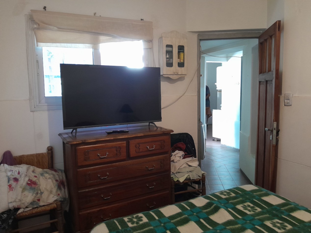 VENDO CASA 2 DORM. B° TALLERES ESTE. PERMUTA X DEPTO B° ALBERDI O CENTRO