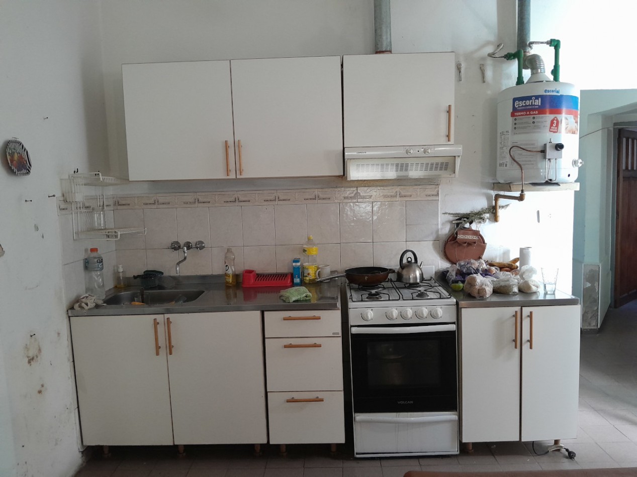 VENDO CASA 2 DORM. B° TALLERES ESTE. PERMUTA X DEPTO B° ALBERDI O CENTRO