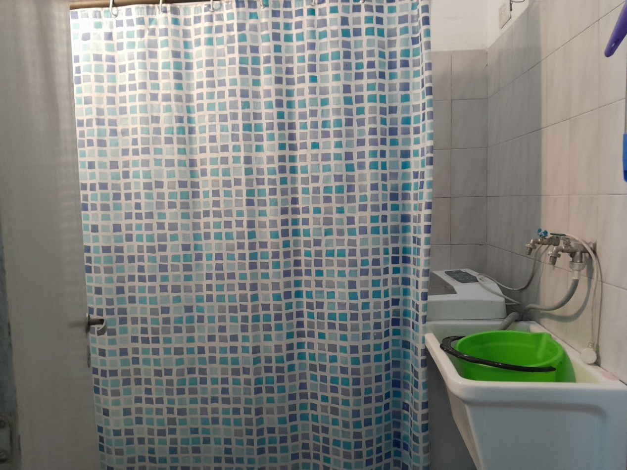 VENDO CASA 2 DORM. B° TALLERES ESTE. PERMUTA X DEPTO B° ALBERDI O CENTRO