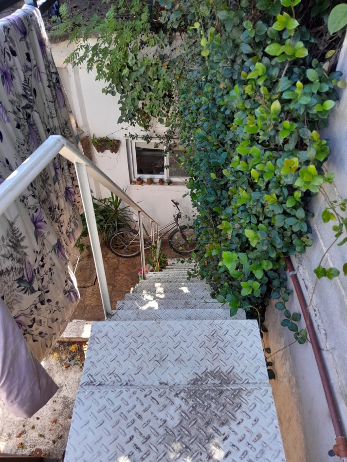 VENDO CASA 2 DORM. B° TALLERES ESTE. PERMUTA X DEPTO B° ALBERDI O CENTRO