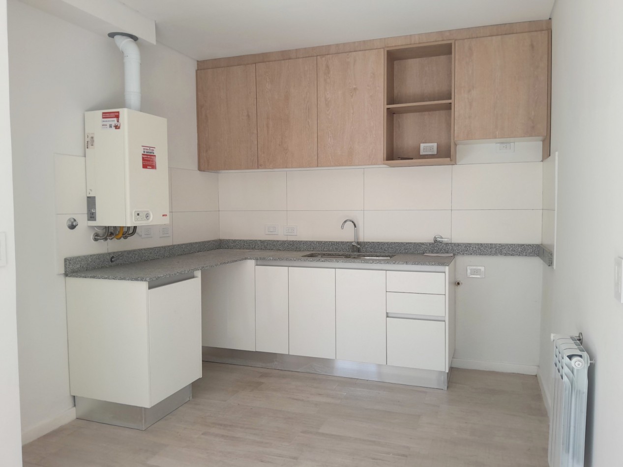 VENDO DUPLEX 3 DORM. + COCHERA HOUSING DISTRITO VEINTE B° NUEVO POETA LUGONES. A ESTRENAR!!!