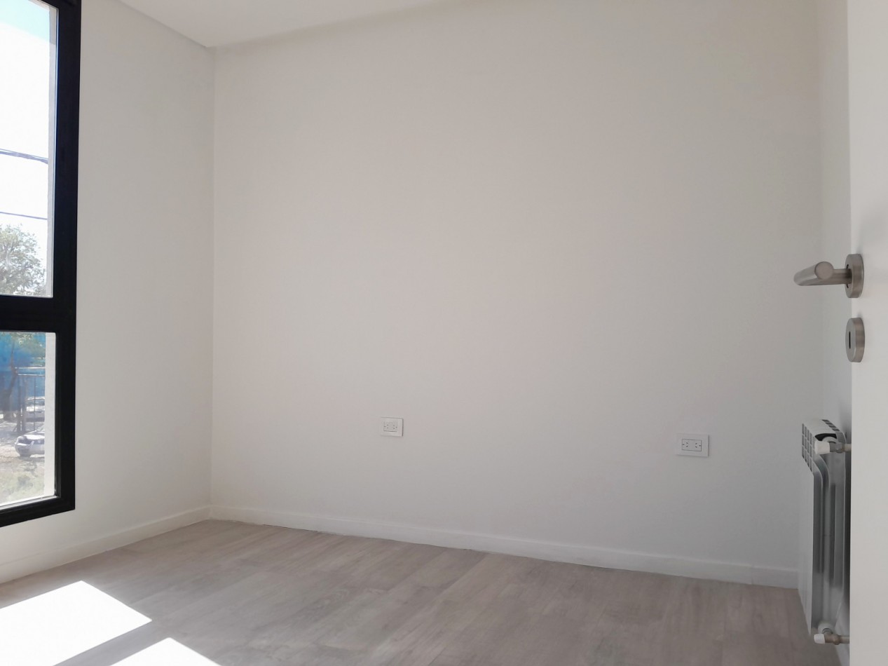 VENDO DUPLEX 3 DORM. + COCHERA HOUSING DISTRITO VEINTE B° NUEVO POETA LUGONES. A ESTRENAR!!!