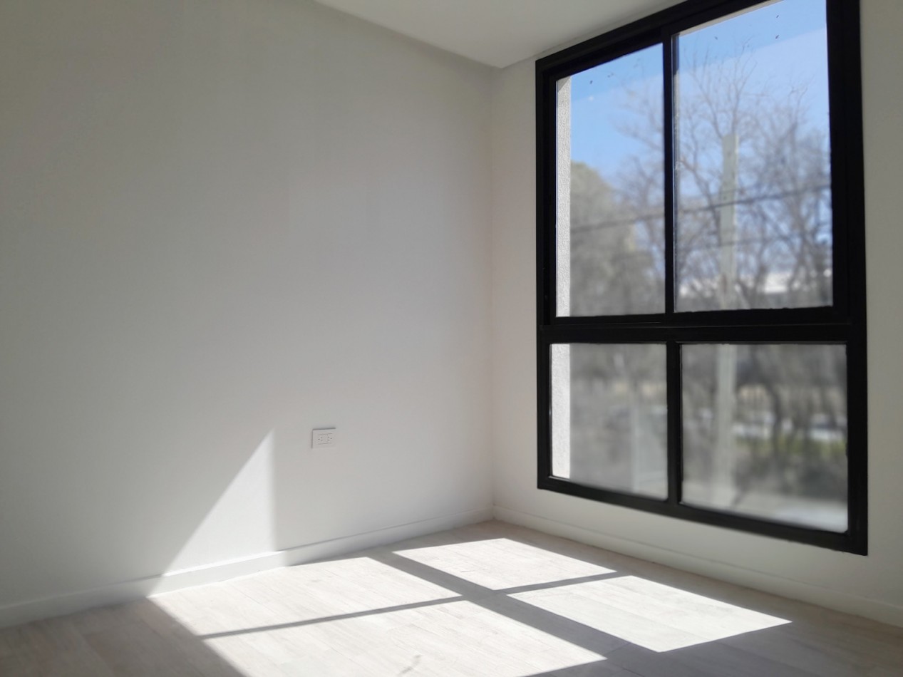VENDO DUPLEX 3 DORM. + COCHERA HOUSING DISTRITO VEINTE B° NUEVO POETA LUGONES. A ESTRENAR!!!