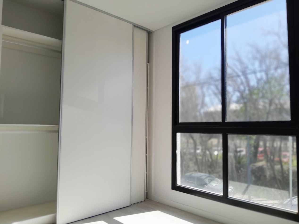 VENDO DUPLEX 3 DORM. + COCHERA HOUSING DISTRITO VEINTE B° NUEVO POETA LUGONES. A ESTRENAR!!!