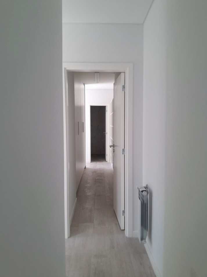 VENDO DUPLEX 3 DORM. + COCHERA HOUSING DISTRITO VEINTE B° NUEVO POETA LUGONES. A ESTRENAR!!!