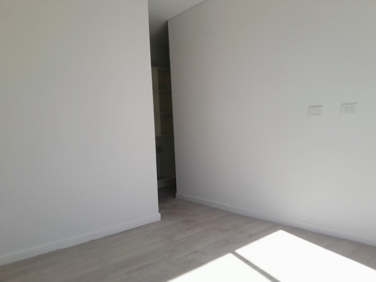 VENDO DUPLEX 3 DORM. + COCHERA HOUSING DISTRITO VEINTE B° NUEVO POETA LUGONES. A ESTRENAR!!!