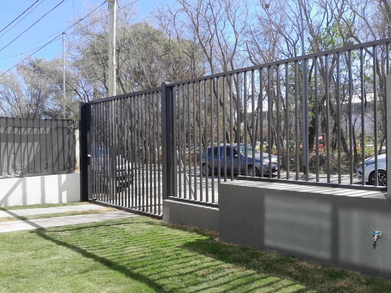 VENDO DUPLEX 3 DORM. + COCHERA HOUSING DISTRITO VEINTE B° NUEVO POETA LUGONES. A ESTRENAR!!!