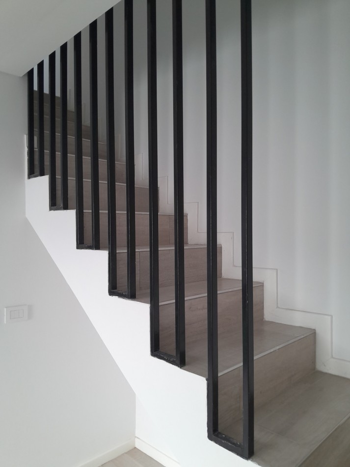 VENDO DUPLEX 2 y ½ DORM. Y 2 COCHERAS. HOUSING DISTRITO VEINTE B° NUEVO POETA LUGONES