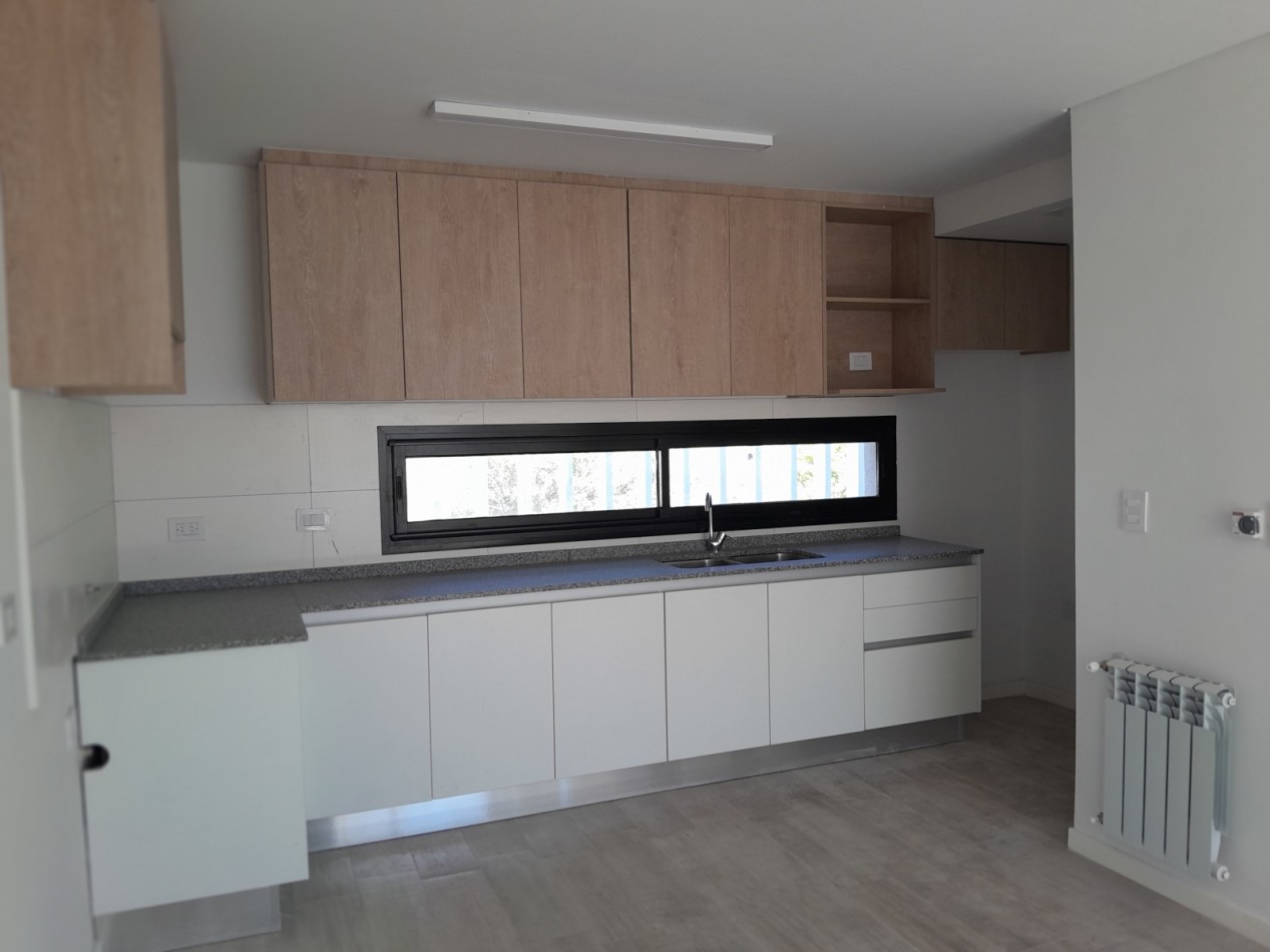 VENDO DEPARTAMENTO 2 DORM. C/COCHERA HOUSING DISTRITO VEINTE B° NUEVO POETA LUGONES. PROXIMO A ESCRITURAR!!!