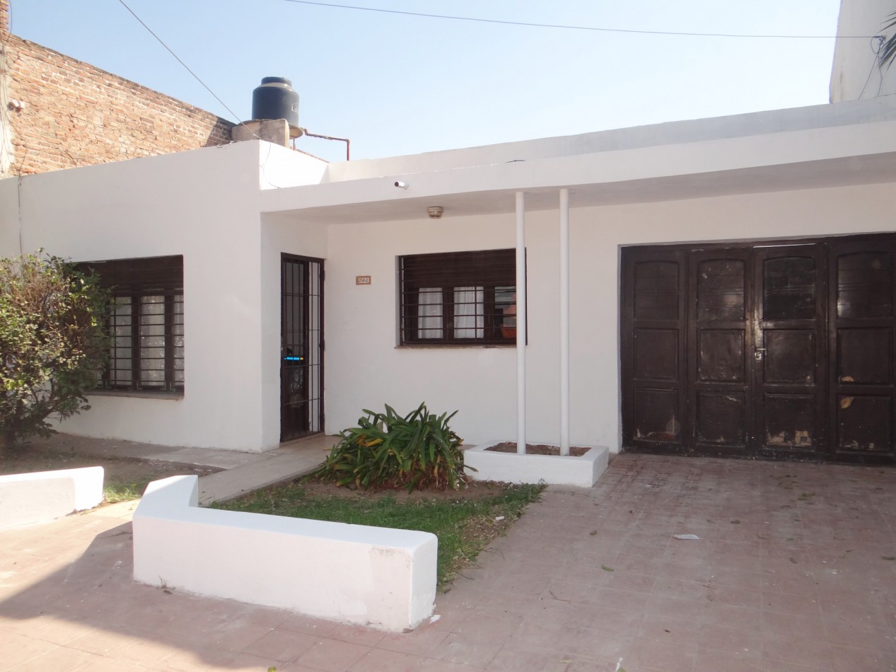 CASA EN VENTA. 2 DORMITORIOS. BARRIO DEAN FUNES.