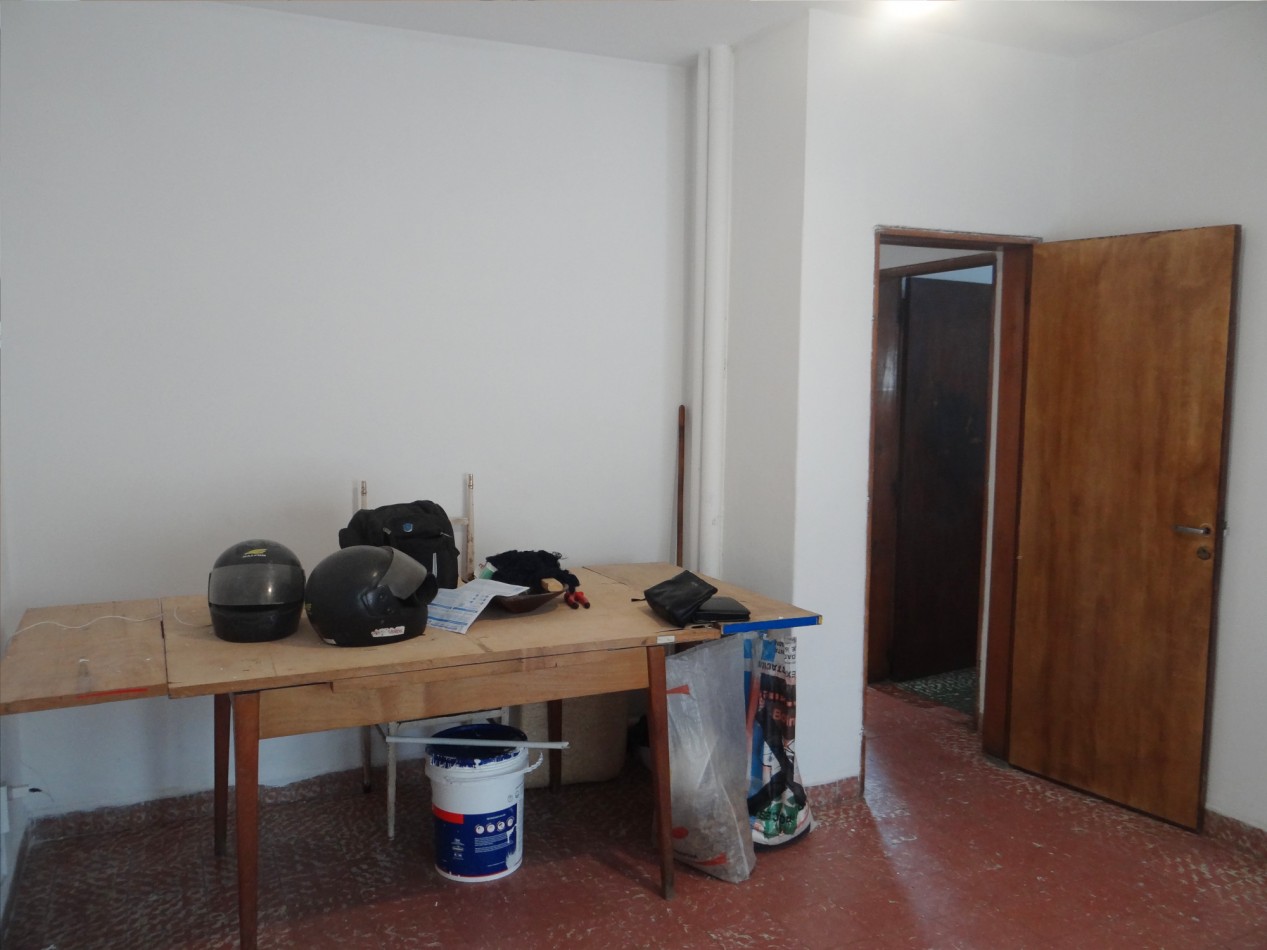 CASA EN VENTA. 2 DORMITORIOS. BARRIO DEAN FUNES.