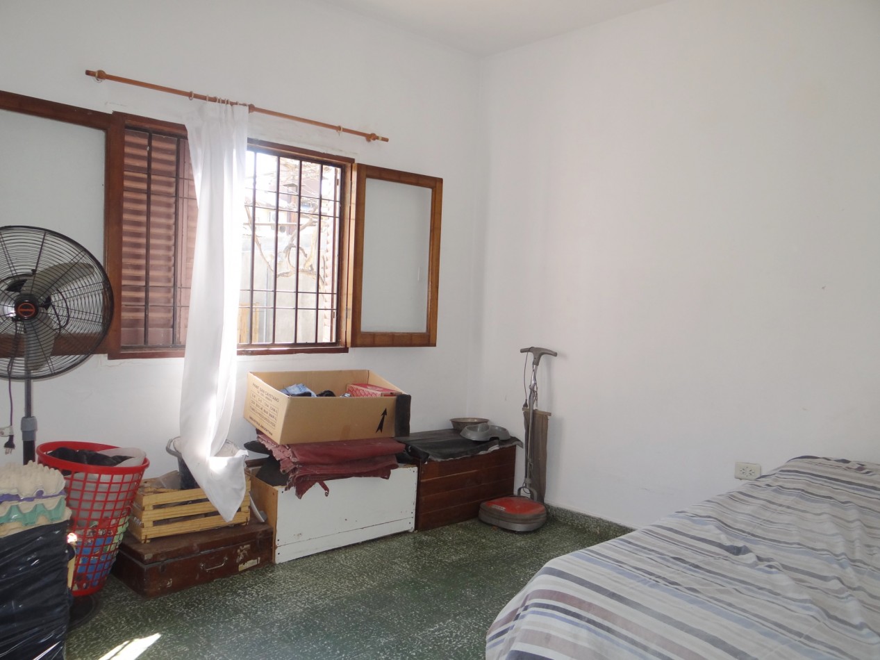 CASA EN VENTA. 2 DORMITORIOS. BARRIO DEAN FUNES.