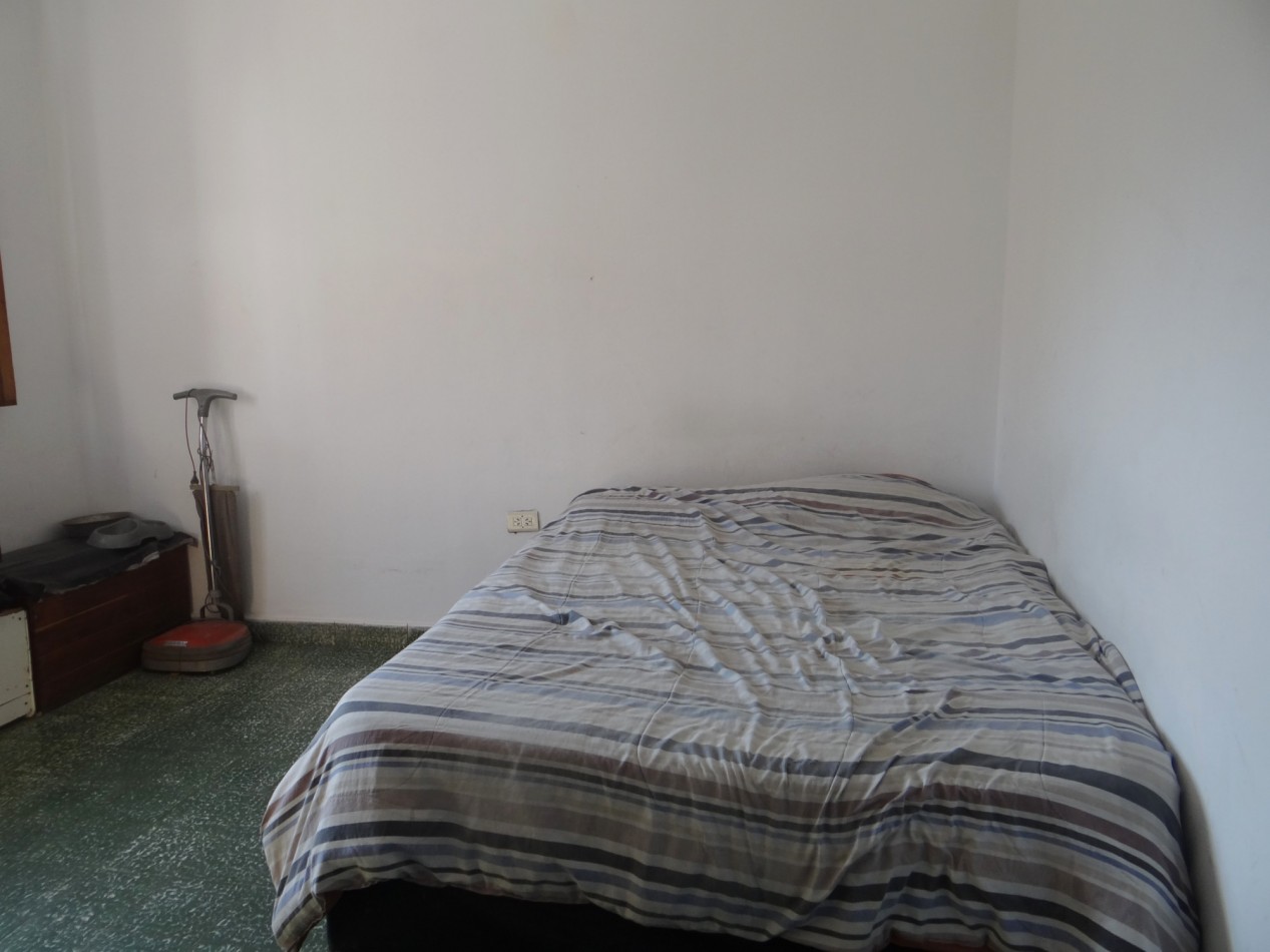 CASA EN VENTA. 2 DORMITORIOS. BARRIO DEAN FUNES.