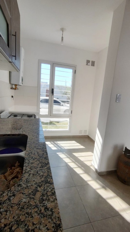CASA EN VENTA. 2 DORMITORIOS. DON BOSCO DE HORIZONTE. PLAN 100% PAGADO!!!