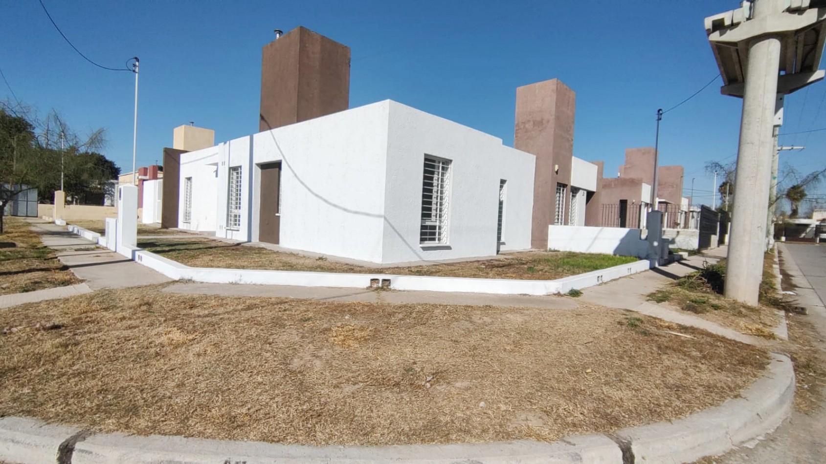 CASA EN VENTA. 2 DORMITORIOS. DON BOSCO DE HORIZONTE. PLAN 100% PAGADO!!!