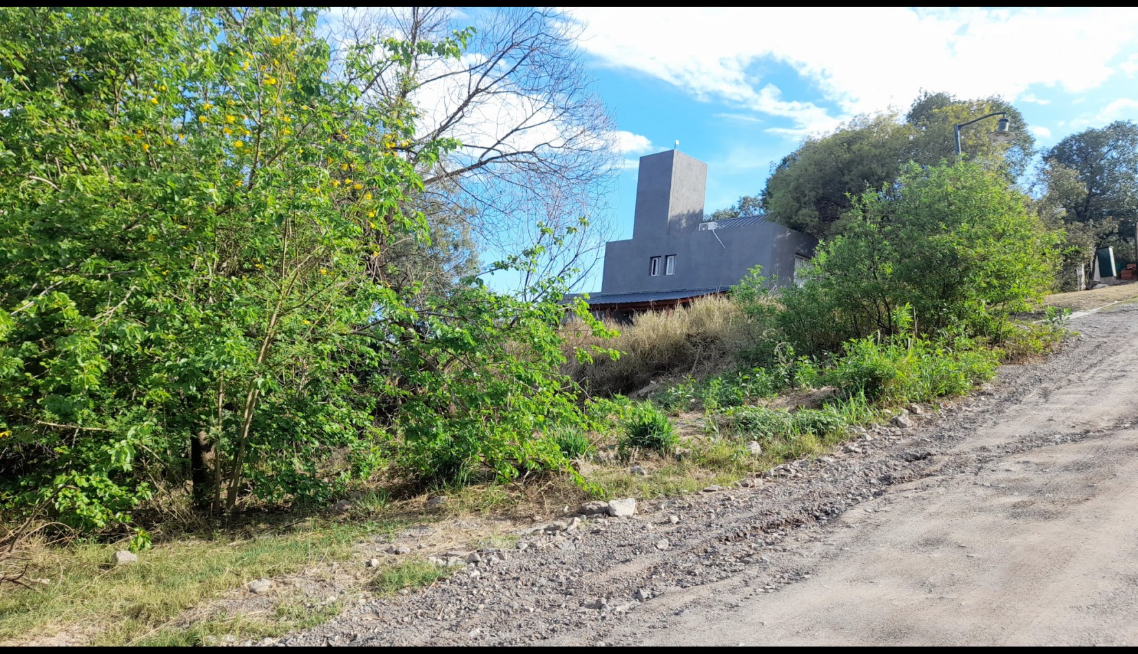 TERRENO EN VENTA. 840 m2. SIERRA NUEVA MENDIOLAZA. LISTO P/ESCRITURA.