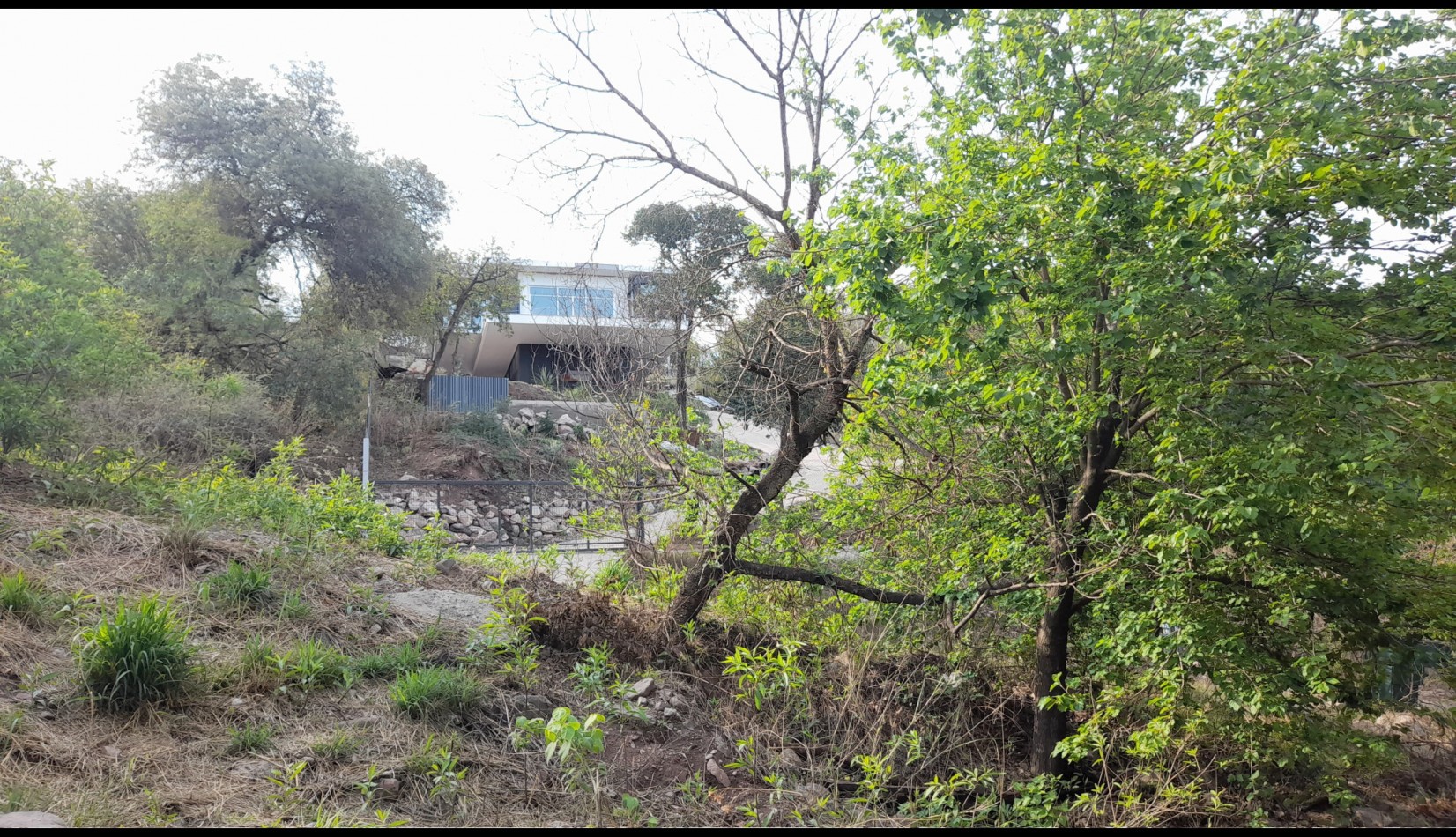 TERRENO EN VENTA. 840 m2. SIERRA NUEVA MENDIOLAZA. LISTO P/ESCRITURA.