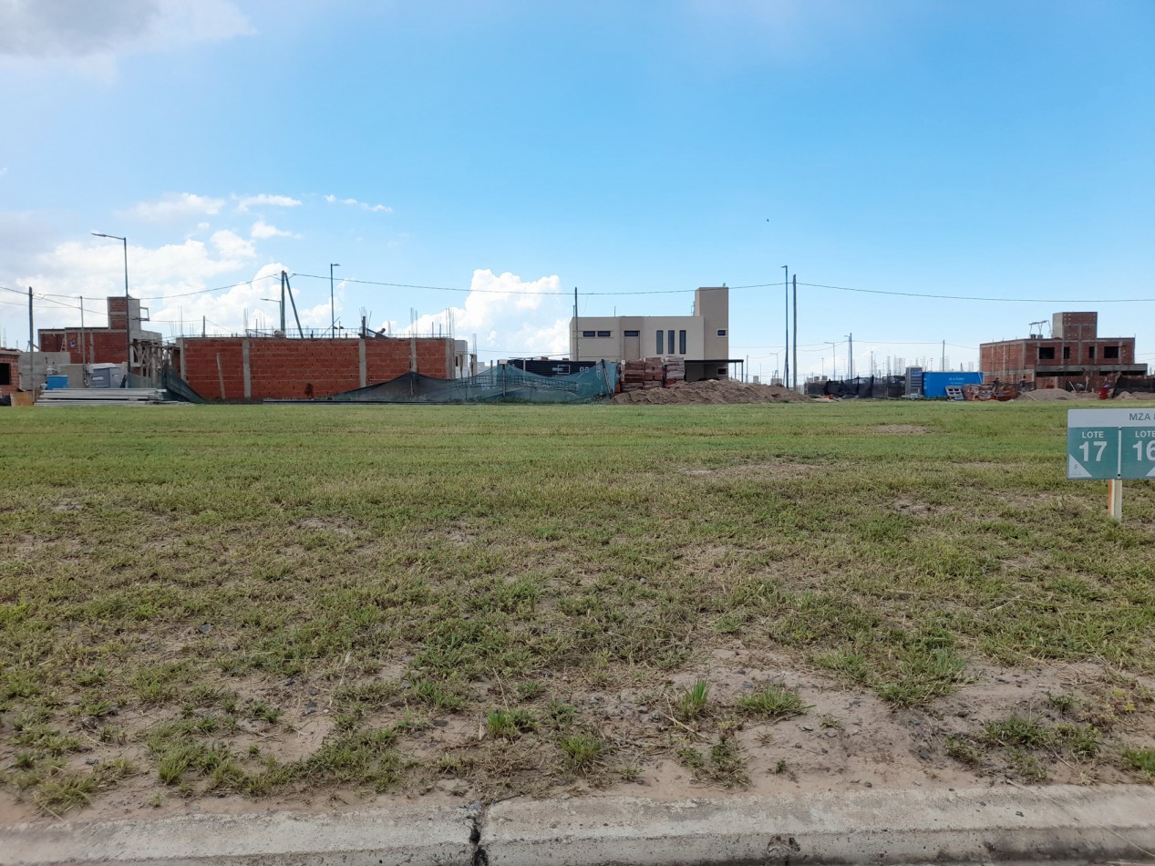 Lote en venta B° Quebradas de Manantiales.  290 m2. Apto Duplex!!!