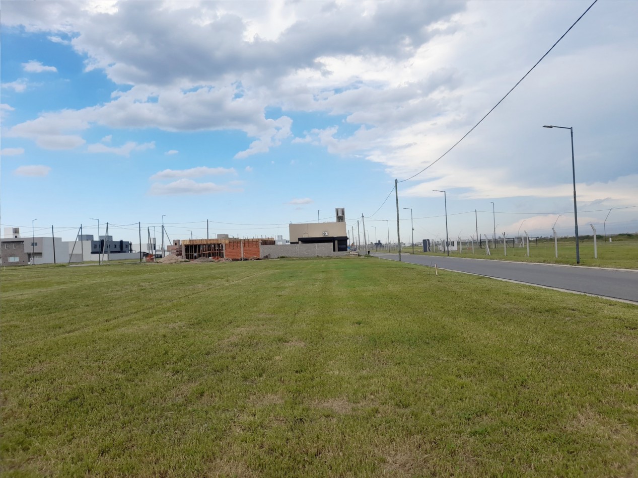 Lote en venta B° Quebradas de Manantiales.  290 m2. Apto Duplex!!!
