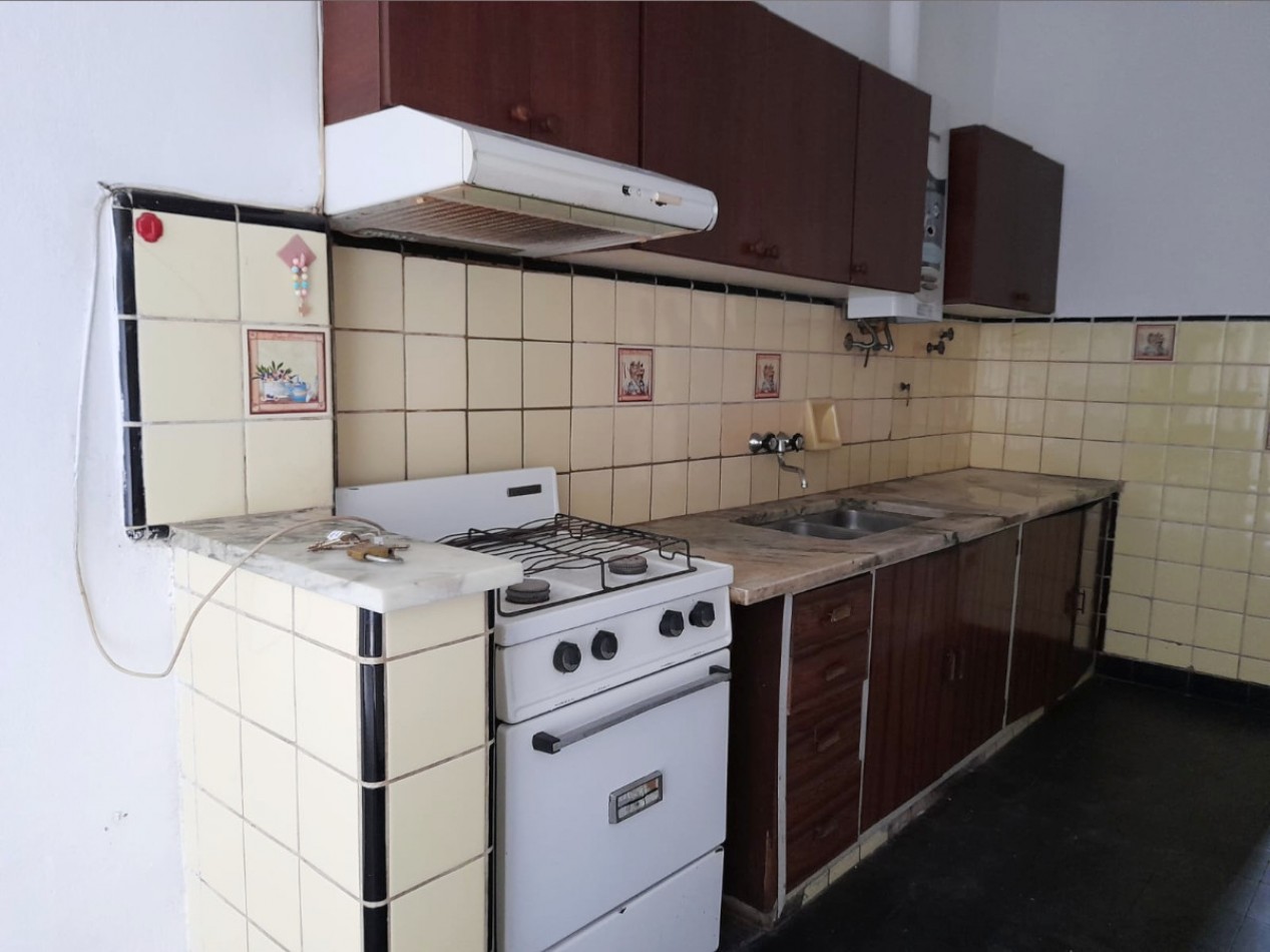 CASA EN VENTA 3 DORM. B° MARQUES DE SOBREMONTE. LISTA P/ESCRITURAR