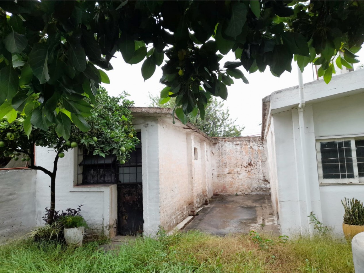 CASA EN VENTA 3 DORM. B° MARQUES DE SOBREMONTE. LISTA P/ESCRITURAR