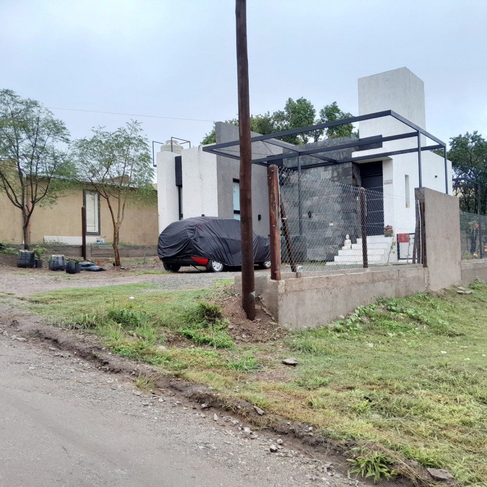 TERRENO EN VENTA 300M. B° VILLA CATALINA-RIO CEBALLOS C/ESCRITURA