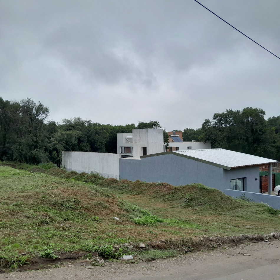 TERRENO EN VENTA 300M. B° VILLA CATALINA-RIO CEBALLOS C/ESCRITURA