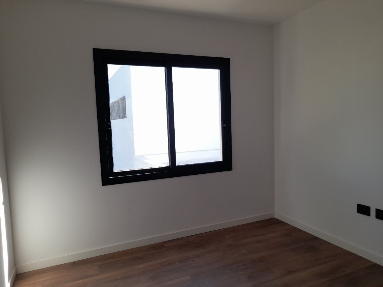 VENDO CASA 3 DORM. VILLA CATALINA. APTO CREDITO!!!