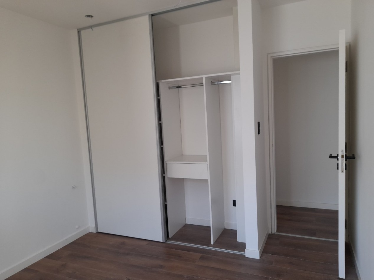 VENDO CASA 3 DORM. VILLA CATALINA. APTO CREDITO!!!