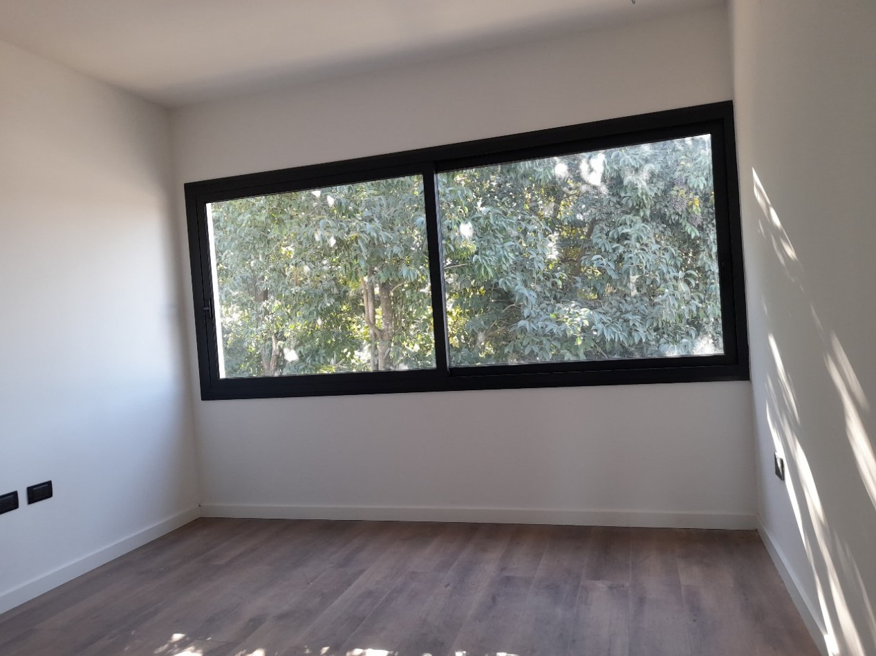 VENDO CASA 3 DORM. VILLA CATALINA. APTO CREDITO!!!