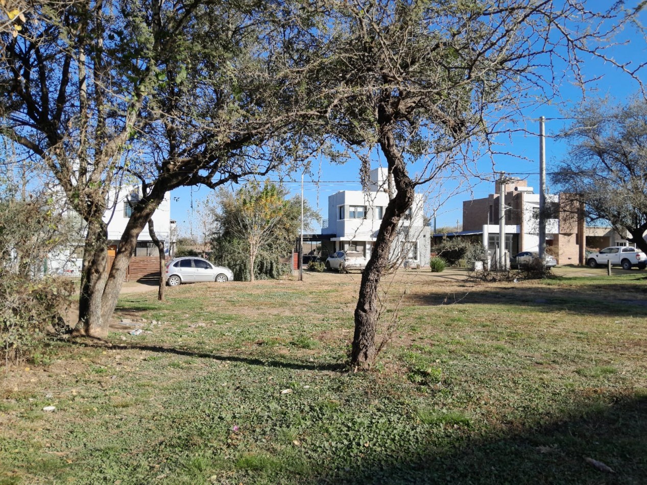 VENDO LOTE ESQUINA 641 M2 VILLA CATALINA. ETAPA LOS BOSQUES. ESCRITURA!!!