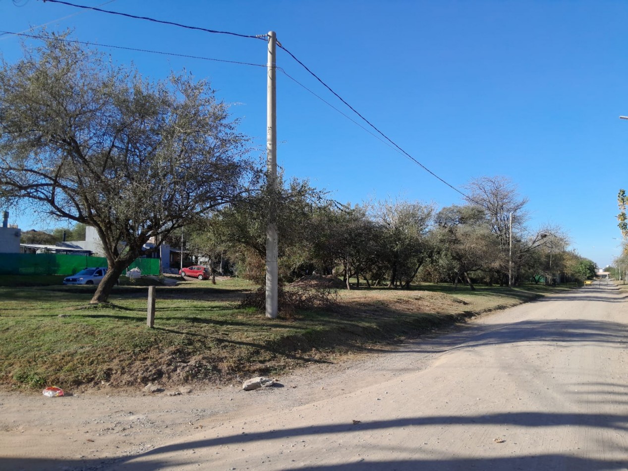 VENDO LOTE ESQUINA 641 M2 VILLA CATALINA. ETAPA LOS BOSQUES. ESCRITURA!!!