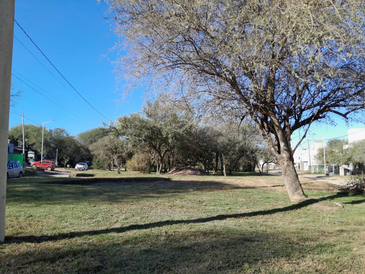 VENDO LOTE ESQUINA 641 M2 VILLA CATALINA. ETAPA LOS BOSQUES. ESCRITURA!!!