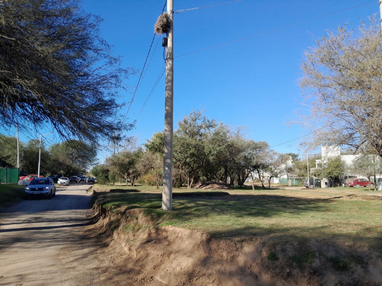 VENDO LOTE ESQUINA 641 M2 VILLA CATALINA. ETAPA LOS BOSQUES. ESCRITURA!!!