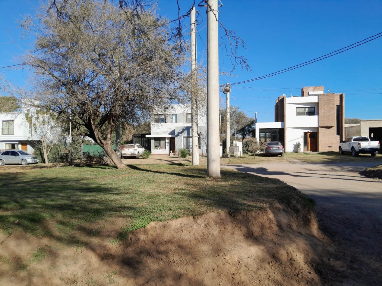 VENDO LOTE ESQUINA 641 M2 VILLA CATALINA. ETAPA LOS BOSQUES. ESCRITURA!!!