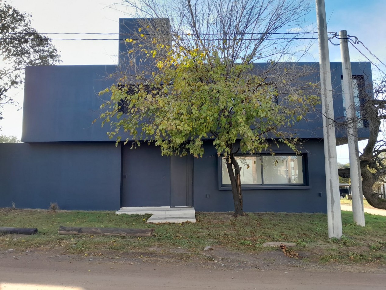 VENDO CASA 3 DORM. VILLA CATALINA. APTO CREDITO!!!