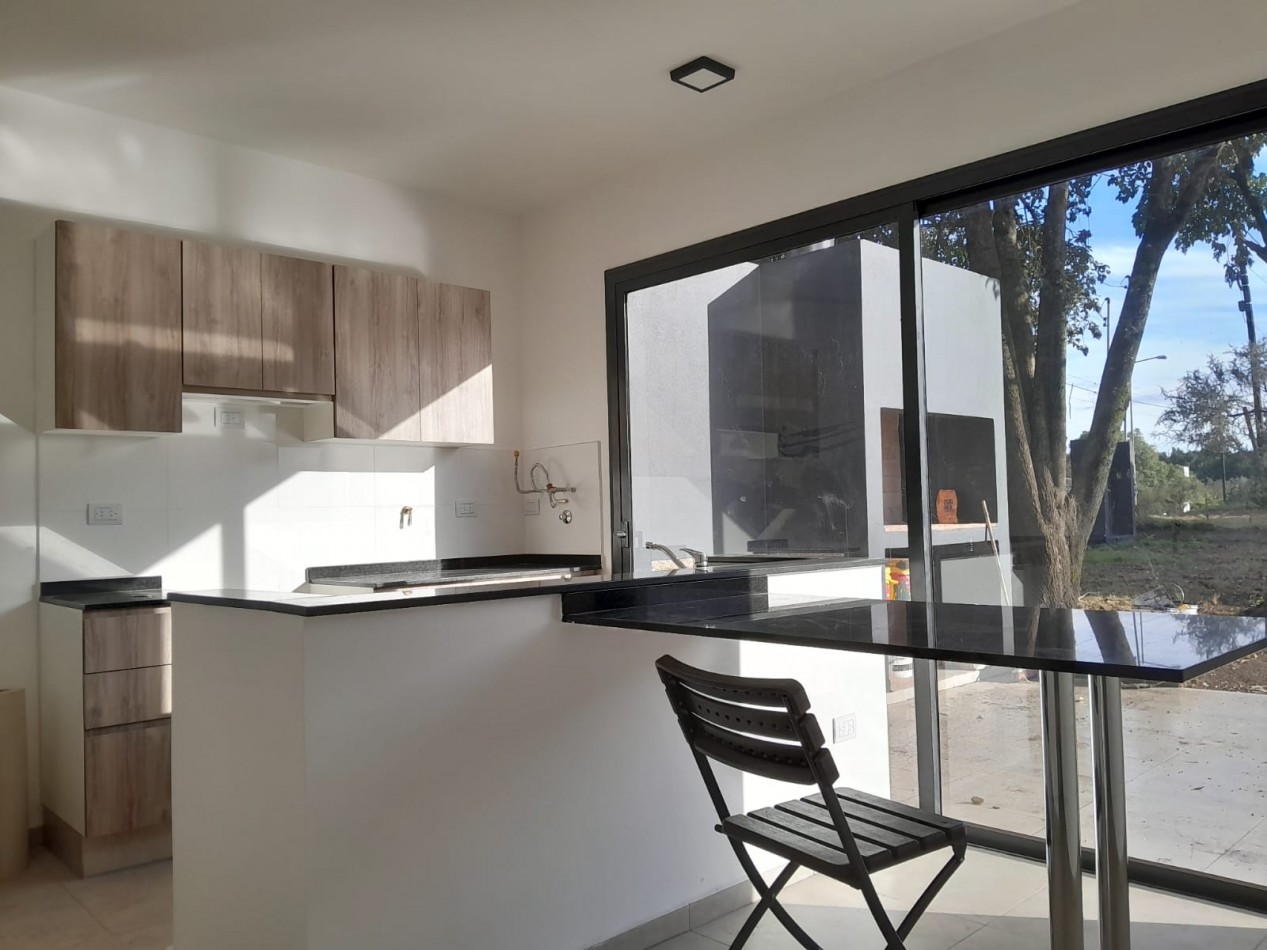 VENDO CASA 3 DORM. VILLA CATALINA. APTO CREDITO!!!