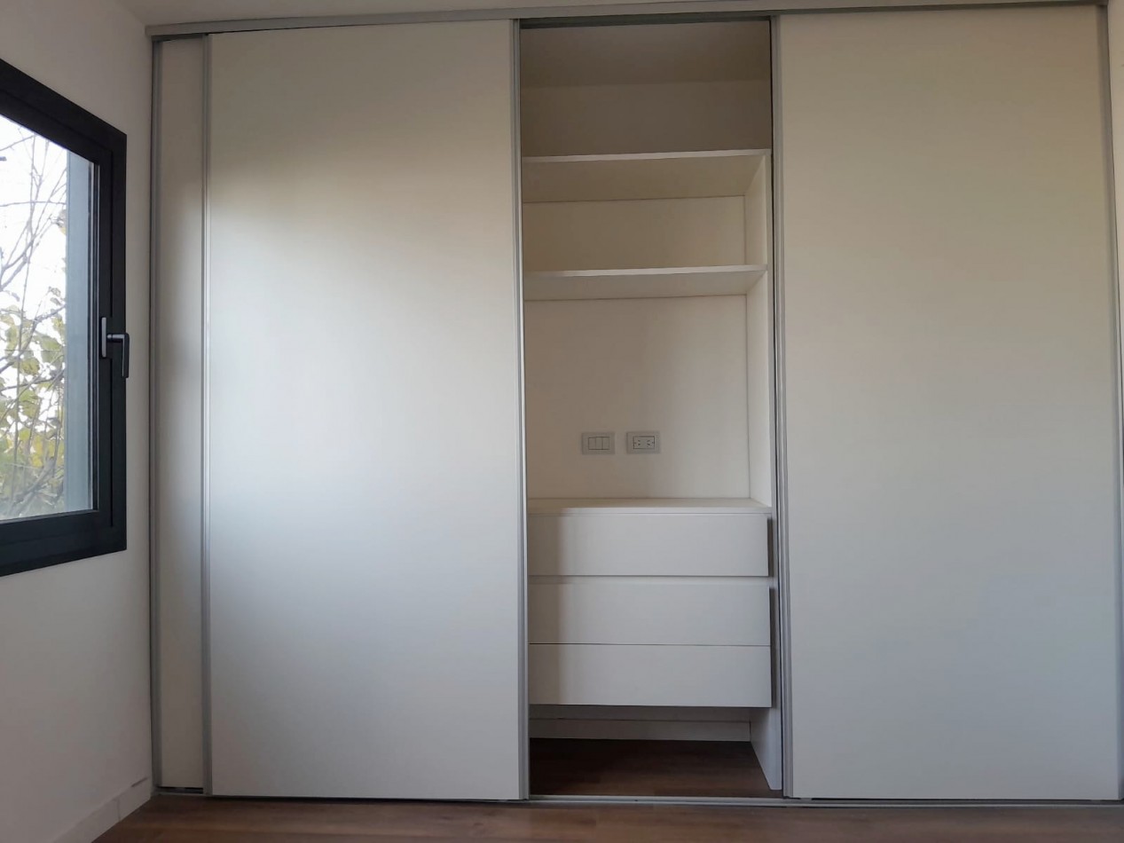 VENDO CASA 3 DORM. VILLA CATALINA. APTO CREDITO!!!