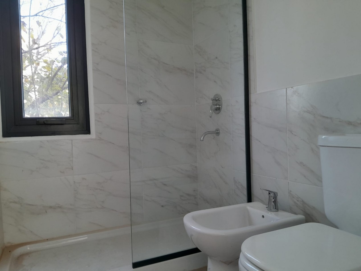 VENDO CASA 3 DORM. VILLA CATALINA. APTO CREDITO!!!