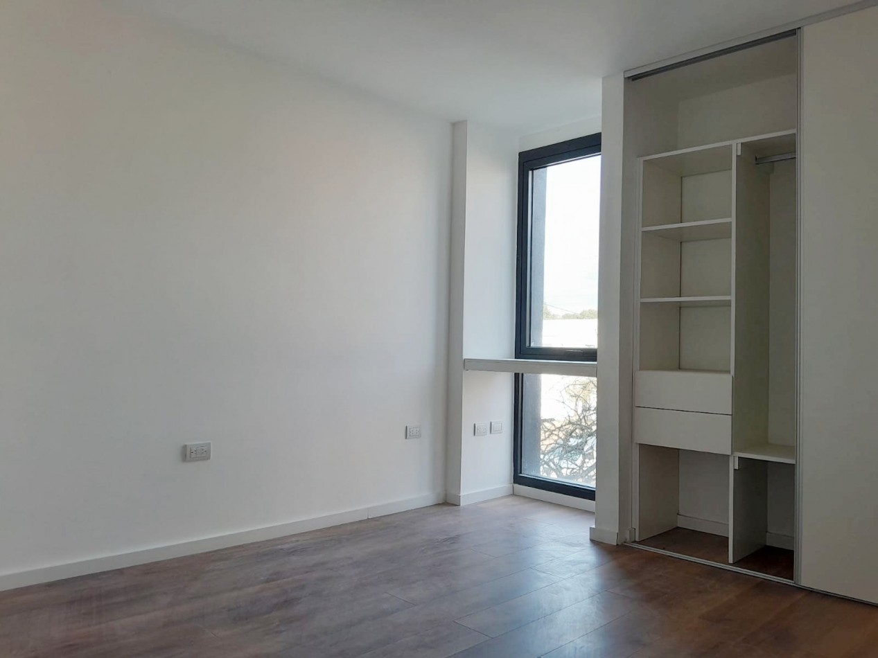 VENDO CASA 3 DORM. VILLA CATALINA. APTO CREDITO!!!