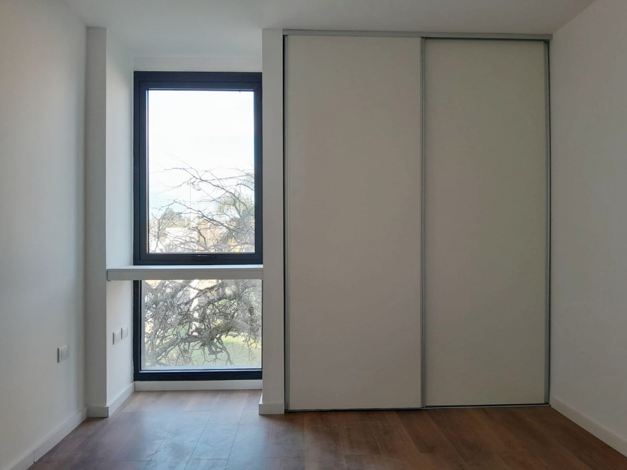 VENDO CASA 3 DORM. VILLA CATALINA. APTO CREDITO!!!