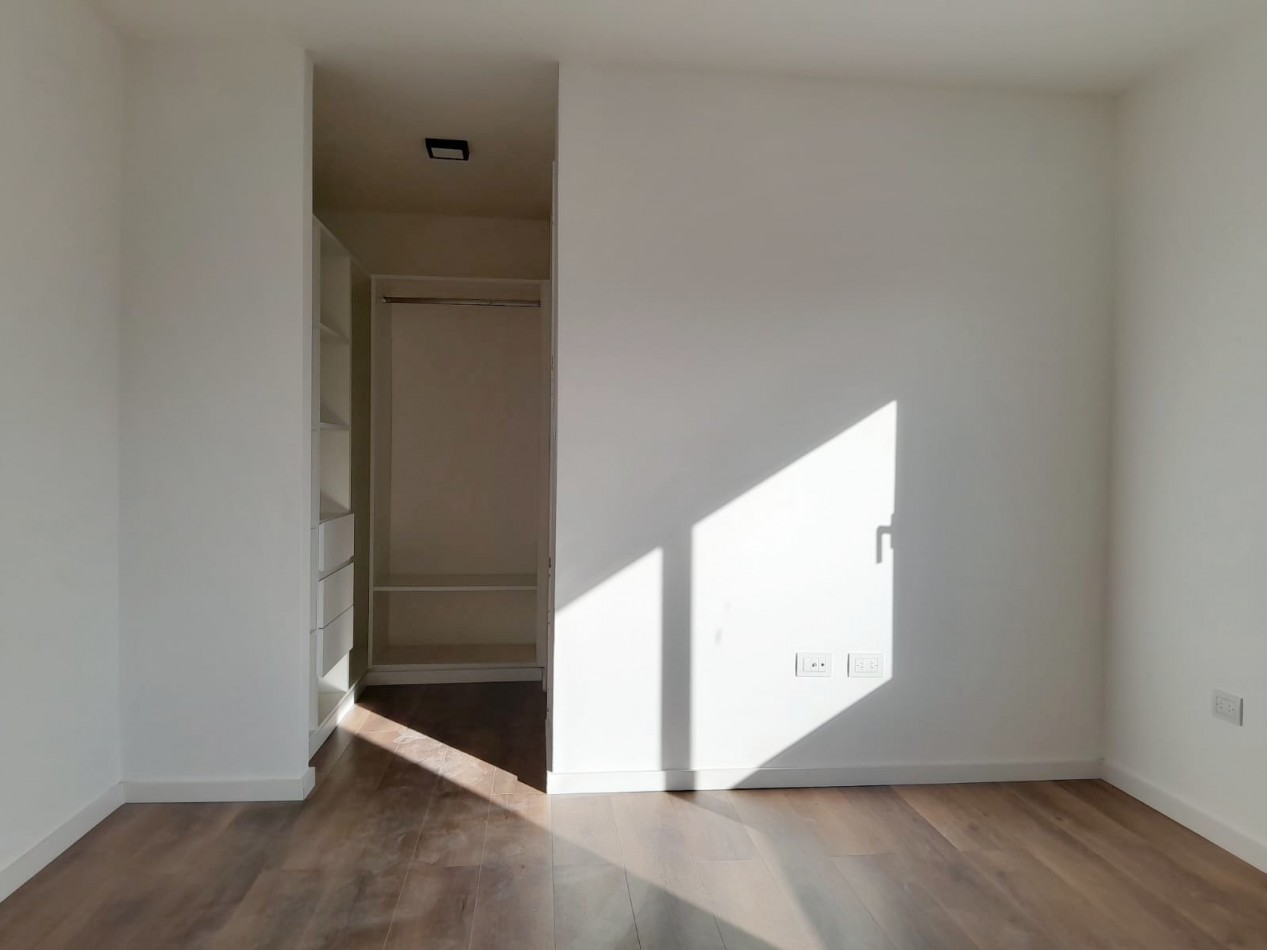 VENDO CASA 3 DORM. VILLA CATALINA. APTO CREDITO!!!